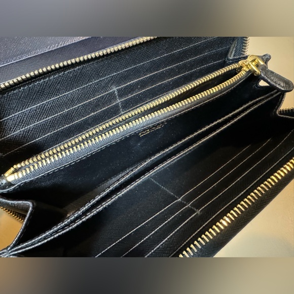 PRADA full size Zippy wallet black saffiano leather - Picture 7 of 7